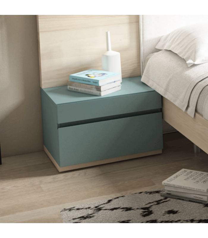 Mesita de noche de estilo moderno con zócalo de madera.