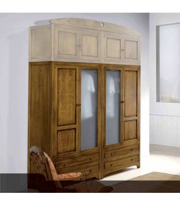 Armario de cuatro puertas de madera y cristal con estilo rústico.