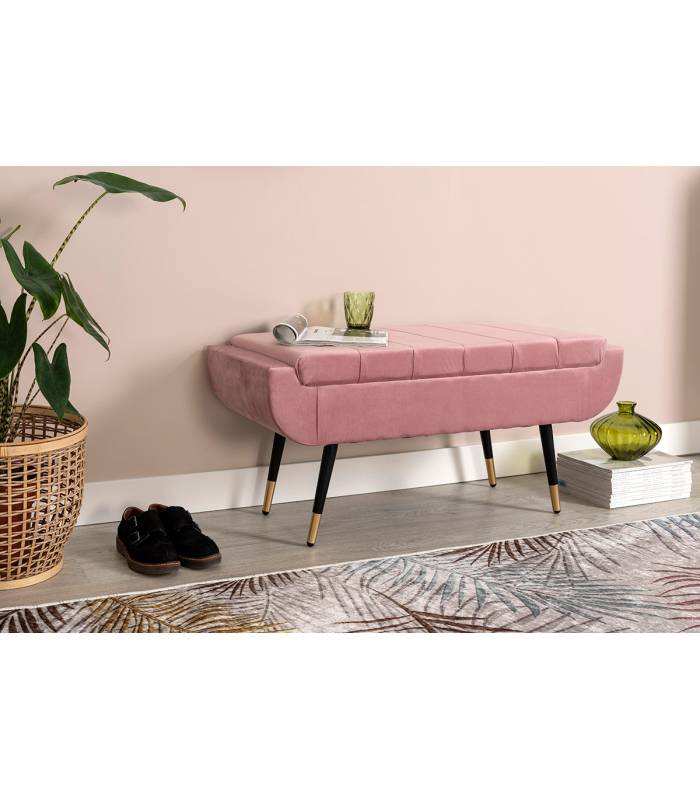 Banqueta de pie de cama estilo vintage en terciopelo rosa. De GDECO