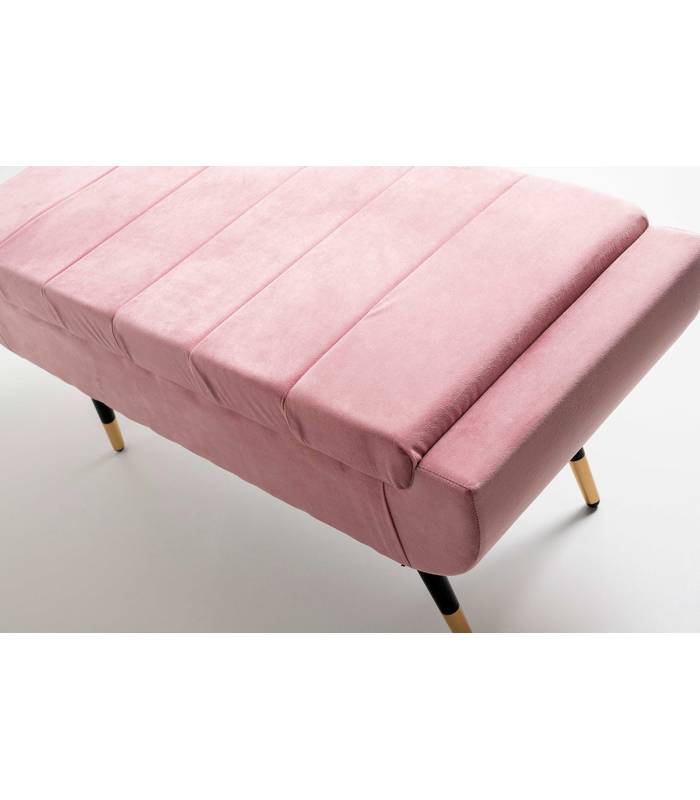 Banqueta de pie de cama estilo vintage en terciopelo rosa. De GDECO
