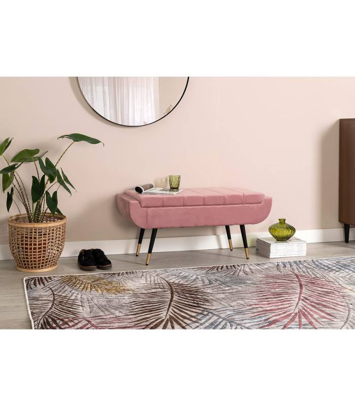 Banqueta de pie de cama estilo vintage en terciopelo rosa. De GDECO
