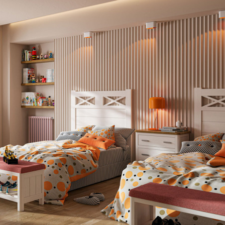 Cabecero en madera maciza color blanco con detalles en aspa de Grupo Seys