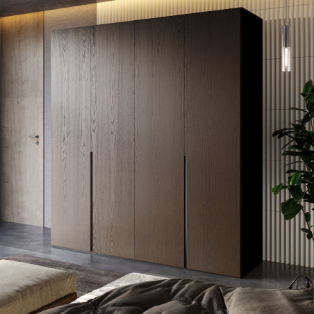 Elegancia Y Almacenamiento Sofisticado Para El Dormitorio Principal