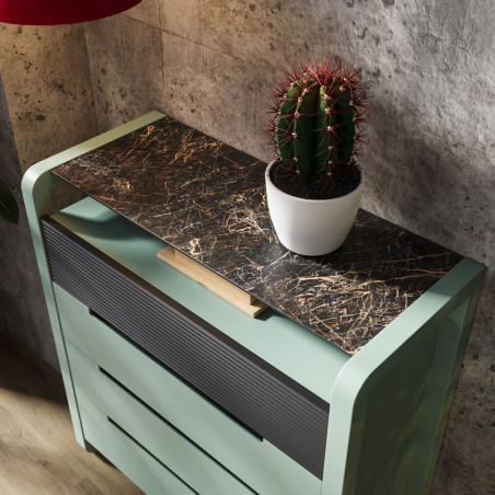 Superficie Amplia Con Espacio Para Decoración Y Detalles Únicos
