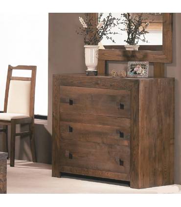Cómoda de estilo rústico realizada en madera de roble macizo y de alta calidad.